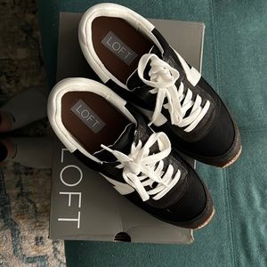 Black trainers
